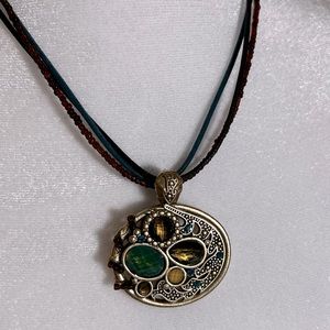 3 for $20  Bundle any 3 items priced $15 and under and get them for $20🛍️🛍️🛍️